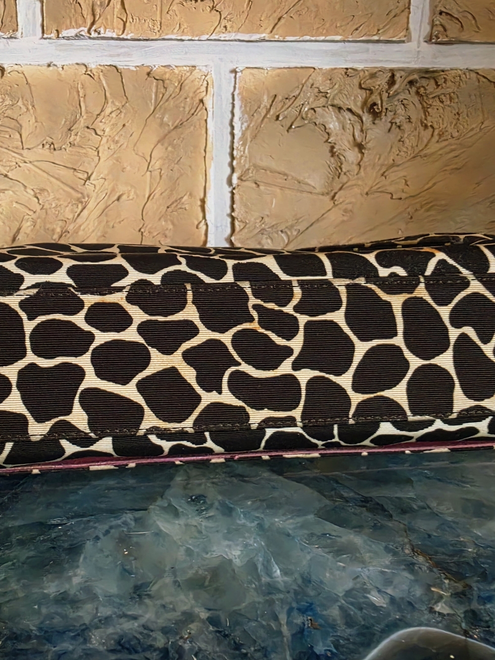 Kate Spade Black & Cream Giraffe Print Shoulder Bag - Picture 5 of 7
